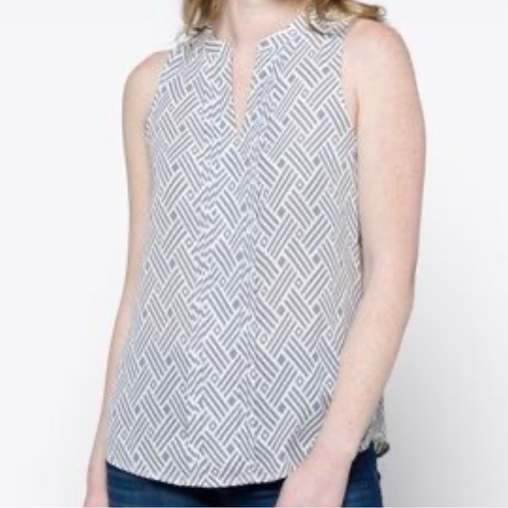 Sleeveless Women’s Blouse Tank Top Medium, Blue & White, Sheer Geometric Pattern - Picture 2 of 13